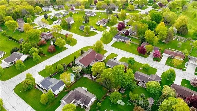 典型的美国 suburban 中产阶级社区